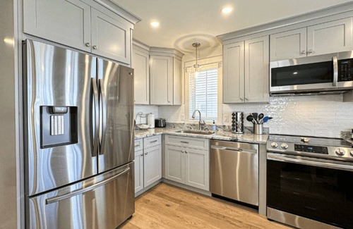 Laconia Casa | New build~Sunset View~Patio~Dock~Bring Your Boat!