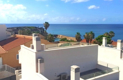 Los Puertos Villa | New built corner villa in Isla Plana by the sea