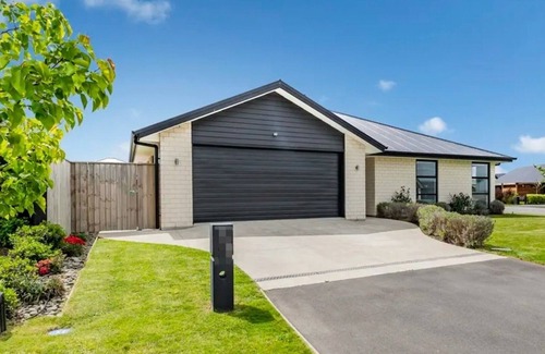 Rolleston Casa | New Built Guest Suite in Rolleston