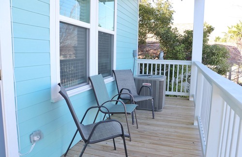 Galveston Casa | New Built Pastel Paradise - Teal Tranquility Oasis 2 Bedrooms 2 Baths Sleeps 6