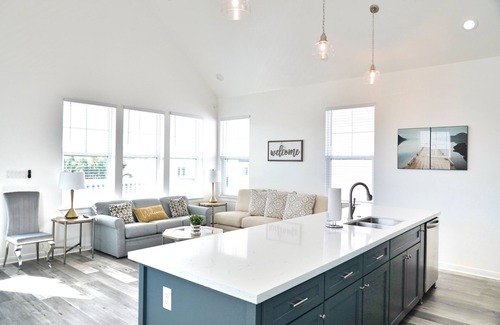 Galveston Casa | New Built Pastel Paradise - Blue Breeze Haven 2 Bedrooms 2 Baths Sleeps 6