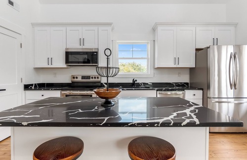 Carova Beach Cabaña | New CANAL front home a few rows back from the OCEAN! Beach passes provided!