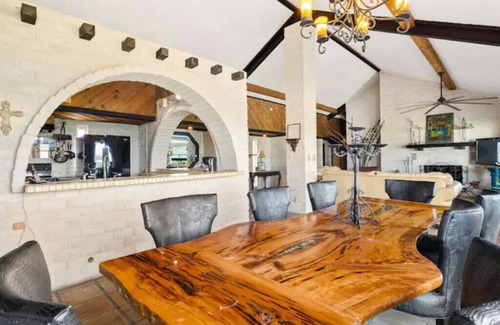 Canyon Lake Casa | NEW! Canyon Lake WATERFRONT Villa~Hot tub~Sleeps 16