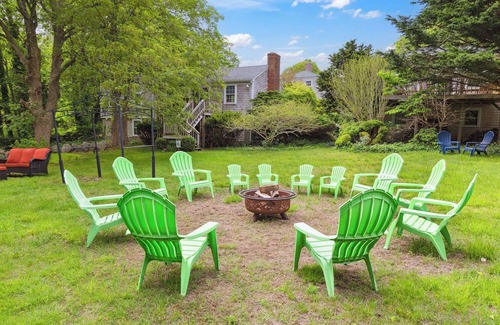 West Brewster Casa | NEW! Captain Estate-Main House.Carriage House.Barn/Game Room.Spacious Grounds.
