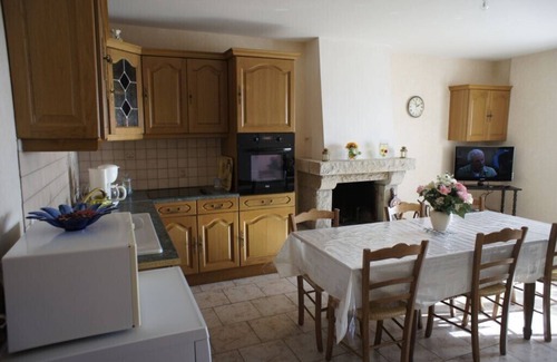 La Boussac Casa | Nuevo: Casa cuidadosamente renovada e independiente para 6 personas en Baguer Pican