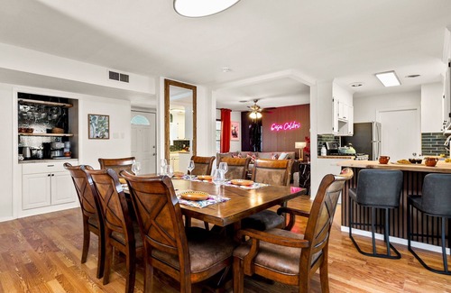 North San Antonio - SAT Casa | New Backyard Bliss, two pools, gameroom, lawn games, near city's top attractions