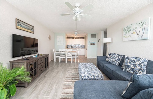 Green Cay Plantation Condominio | New centrally located 2BR/2BA condo gated community with 2 pools & pickleball!