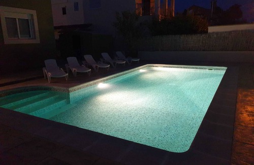 Playa de Almarda Chalet De Esquí | Chalet nuevo 7 hab. Piscina privada. Junto al mar.Parking. Playa poco concurrida