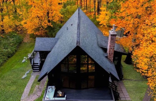 New Paltz Casa | NEW: Chalet Getaway, 5 min to Main St