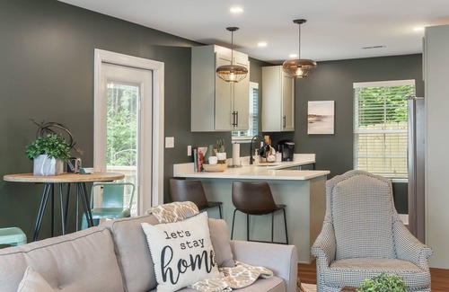 Powell Casa | New, charming 3-bedroom townhome with all amenities in convenient location
