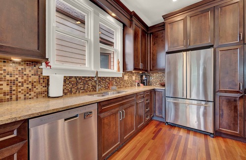 Andersonville Casa | NEW! Charming 3bd Bungalow in Vibrant Andersonville by AllSet Turnover
