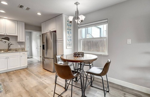Rockport Casa | New! Charming and eclectic 2 bedroom, 1 bath, 5 minutes to Rockport Beach!
