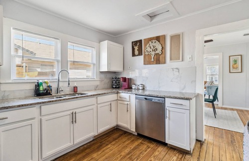 McKinney Casa | NEW! Charming Bungalow in McKinney – Walk to Downtown