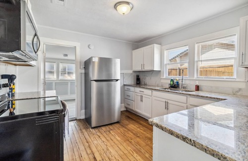 McKinney Casa | NEW! Charming Bungalow in McKinney – Walk to Downtown