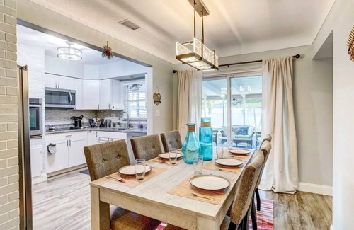 South Pinellas Community Council Casa | NEW! Charming private bungalow w/ hot tub near beaches 3BR