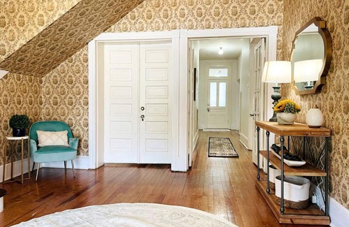 Danville Casa | *New* Charming Victorian Home across Averett Univ.