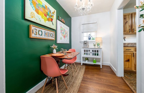 Waynesboro Casa | NEW! Cheerful 2 bd bungalow with hot tub. Must see!