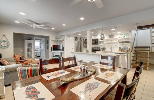Shibui Sands Casa | New Coastal Container Home! Close to the beach, private pool!