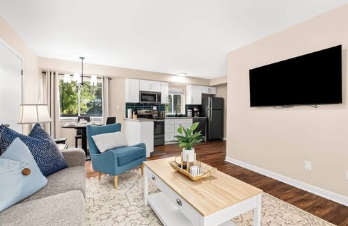 Roseville Apartamento | New! Comfortable 1BR Flat Near Downtown Roseville