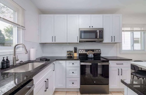 Hazel Park Casa | NEW!Comfy 3BR/2BA Home/Friendly City of Hazel Park
