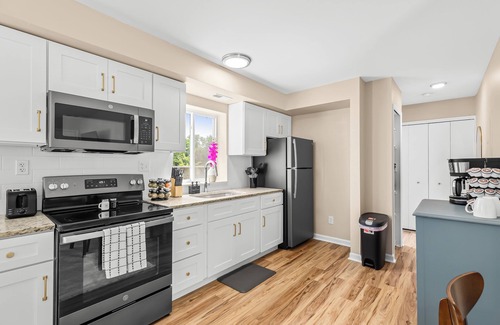 Roseville Apartamento | New! Comfy & Cozy Private Studio Flat