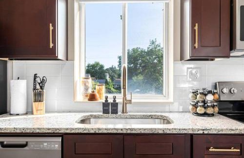 Roseville Apartamento | New! Comfy & Cozy Private Flat in Roseville