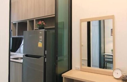 Ramkhamhaeng Condominio | New Condo, Hi-Speed Wi-Fi/Gym&Pool/ MRT Lam Sali