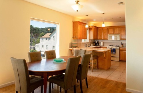 Avila Beach Casa | Nuevo Condo, excelentes vistas, excelente ubicación!