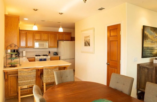 Avila Beach Casa | Nuevo Condo, excelentes vistas, excelente ubicación!