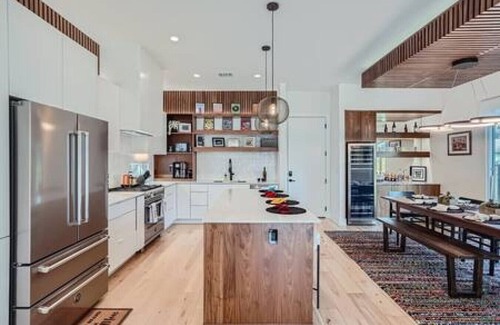 Chestnut Casa | New Construction 4 BDRM w/POOL Mins To DT & SXSW Spots!