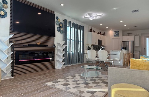 Homestead Casa | New construction 4-bedroom house in marvelous Homestead with AC, game room, WiFi