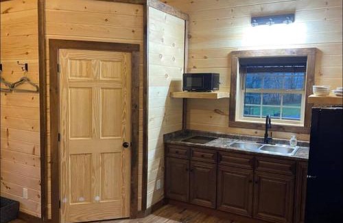Sevierville Casa | New Construction Pet Friendly Tiny Home W/Hot Tub