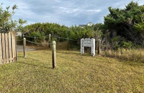 Frisco Casa | New Construction! Short walk to beach AND sound!