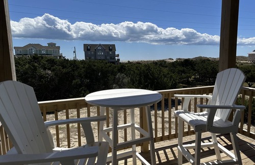 Frisco Casa | New Construction! Short walk to beach AND sound!