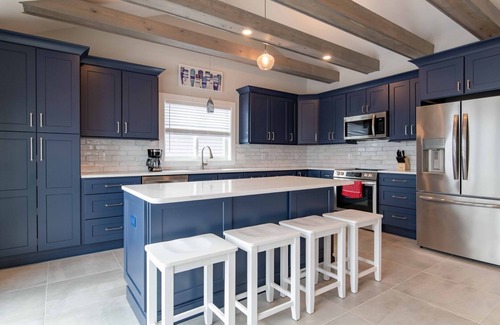 Snug Harbor Casa | New Construction! Waterfront Rental on Great Island