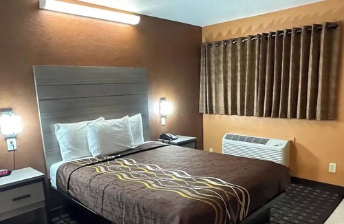 Victorville Casa | New Corral Motel - Queen-Smoking