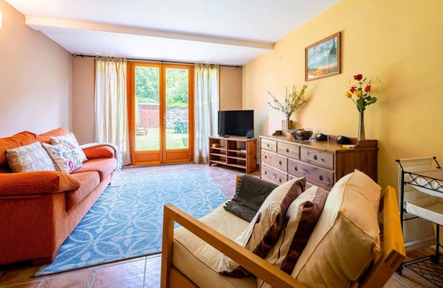 Latour-de-Carol Apartamento | NEW! Countryside Retreat & Pyrénées Mountain Views
