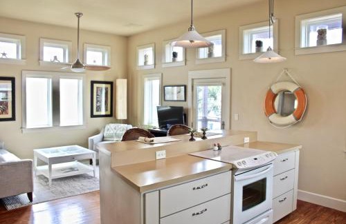 Pirates Beach Casa | NEW Couples Retreat - sleeps 2 adults + 2 children