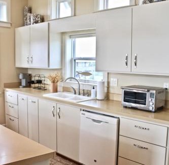 Pirates Beach Casa | NEW Couples Retreat - sleeps 2 adults + 2 children