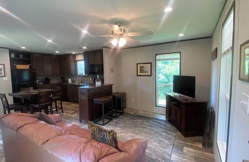Granbury Casa | New Cozy 1 Bedroom/Bath HomeOnly 5 Minutes To Granbury’s Historic Square/Lake