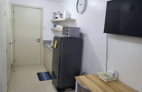 Las Pinas Condominio | New Cozy 1 BR @ SM Southmall Wifi & Netflix
