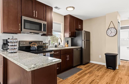 Roseville Apartamento | New! Cozy 1BR minutes from Downtown Roseville