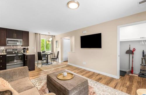 Roseville Apartamento | New! Cozy 1BR Upper Unit in the Heart of Roseville