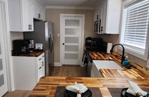 Texarkana Casa | NEW Cozy 3BR Retreat + 2-Car Garage in Historic Texarkana