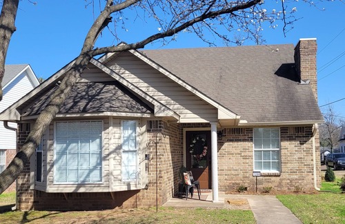 Texarkana Casa | NEW Cozy 3BR Retreat + 2-Car Garage in Historic Texarkana