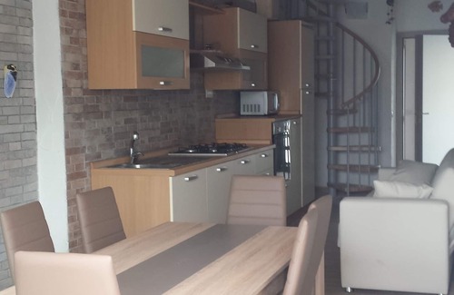 Cabras Casa | Casa nueva, acogedora y bonita con patio privado, a 2 km. del mar