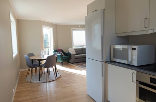 Arendal Apartamento | New cozy apartment in Arendal-Hill. 5 minute to the town center, pet friendly.