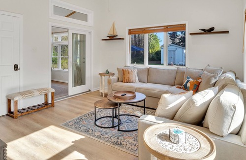 Rehoboth Beach Cabaña | New! Cozy Beach Cottage w/King Bed & Large Patio in a Great Location!