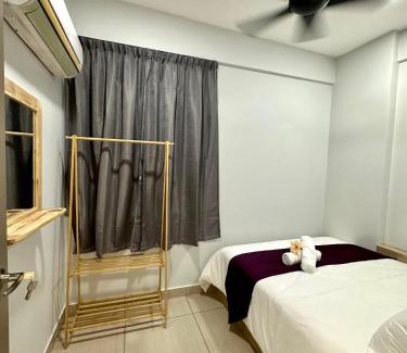 Tebrau Apartamento | New! Cozy Cottage 3BR Suite - Austin Height 10pax