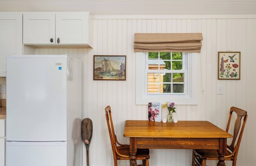 Northport Cabaña | NEW cozy cottage a short walk to Northport and Lake Michigan!